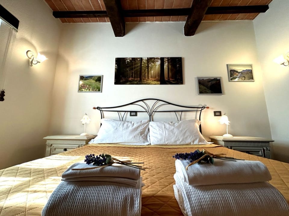 Comfort House | Blackout drapes, bed sheets