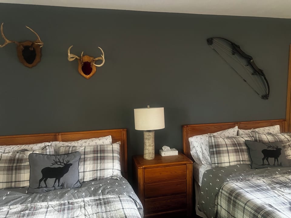 2 queen beds
