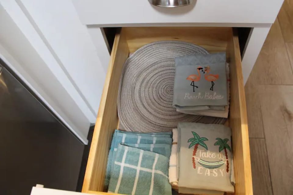 kitchen towels, place mats