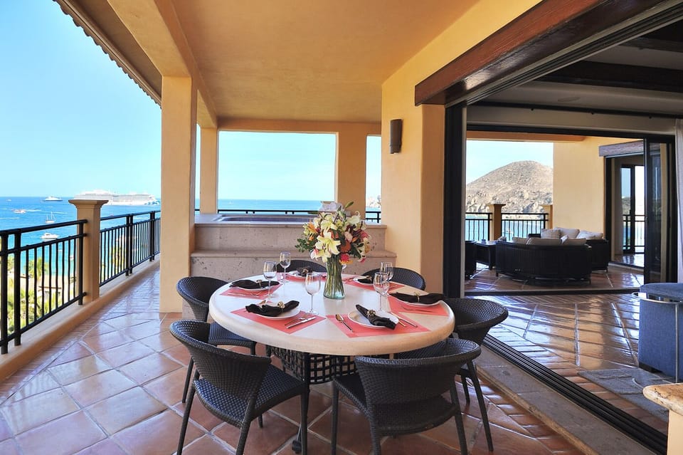 Outdoor Dining area