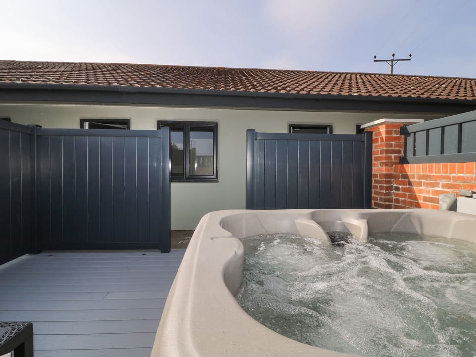 Cottage | Property grounds