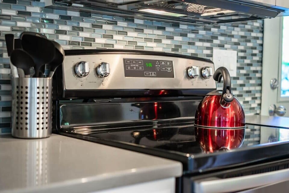 #StayinMyDistrict Beaverton! Modern Comfort & Style make this the perfect HOME away from Home! #bookdirect #stayinmydistrict