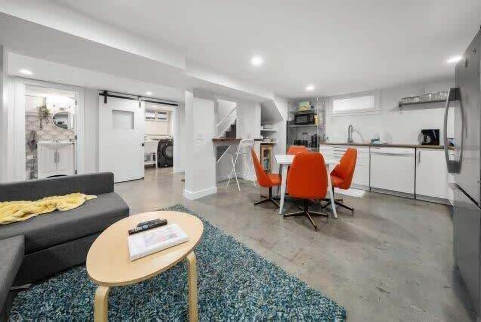 #StayInMyDistrict #EntireHome #BookDirect