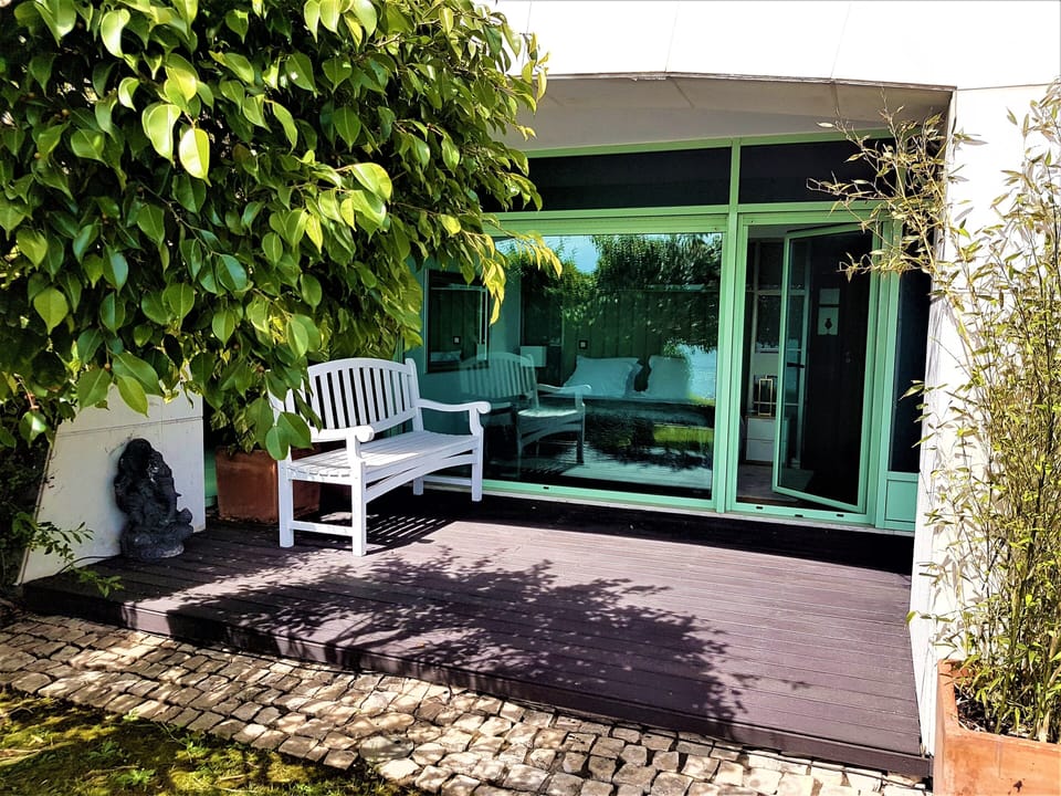 Suite garden deck