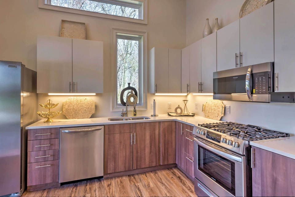Fully Equipped Kitchen | Main Level | Dishwasher