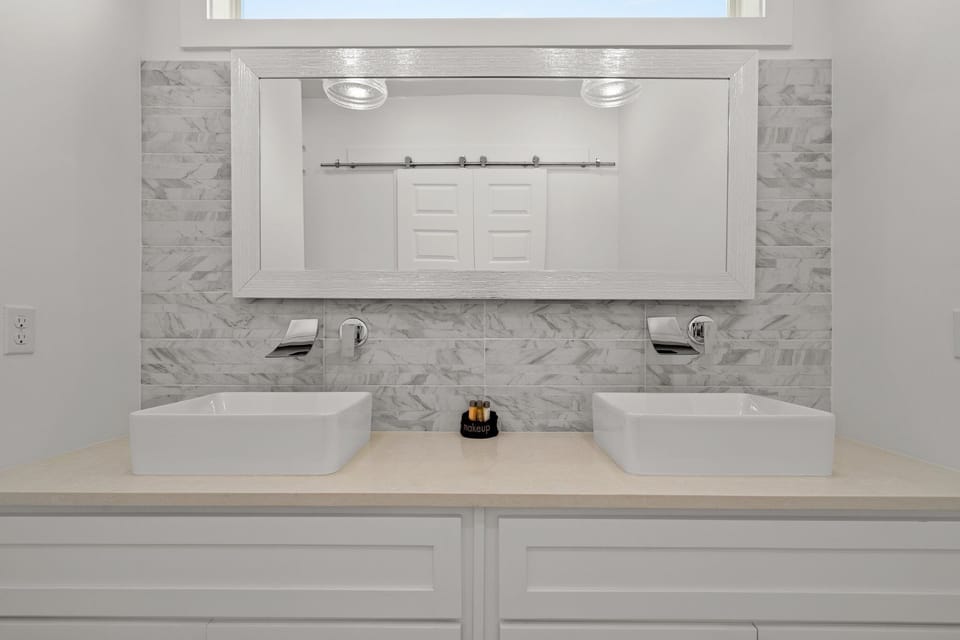 Brand NEW Expansive Coastal Home w/ Custom Furnishings Sleeps 15 House in Laguna Beach