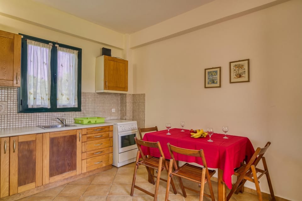 Kitchen and dining area