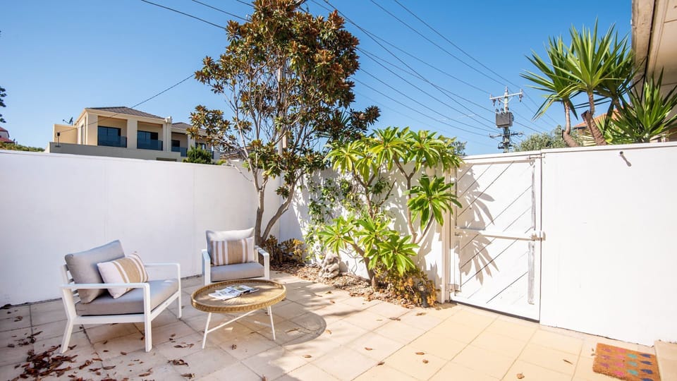 Fully enclosed courtyard
