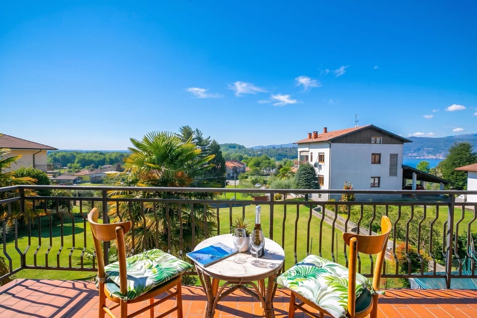 Standard Apartment, 4 Bedrooms, 2 Bathrooms (Residenza Il Parco - Family Retreat) | Outdoor dining