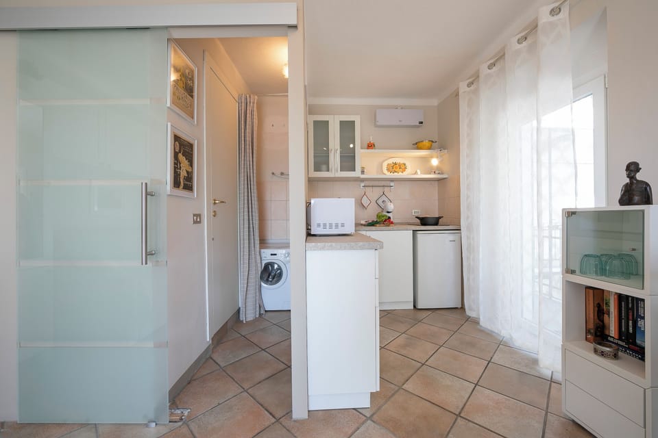 Standard Studio, Lake View (Nido Belvedere AC and Lake View) | Private kitchenette | Fridge, microwave, stovetop, coffee/tea maker