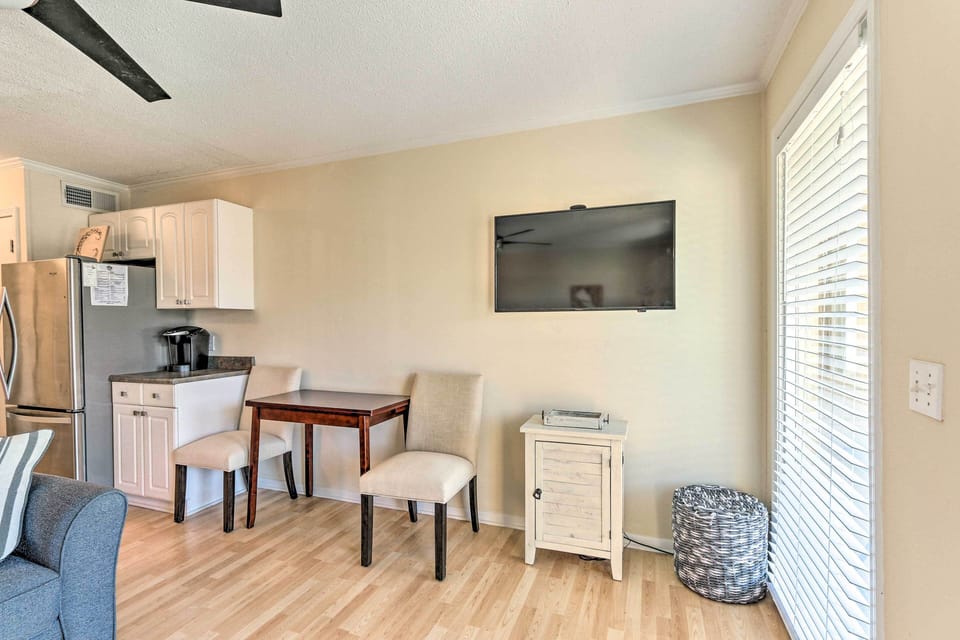 Living Room | Dining Area