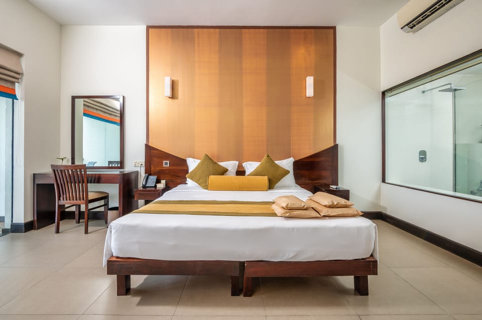 Deluxe Double Room | Premium bedding, down comforters, pillowtop beds, minibar