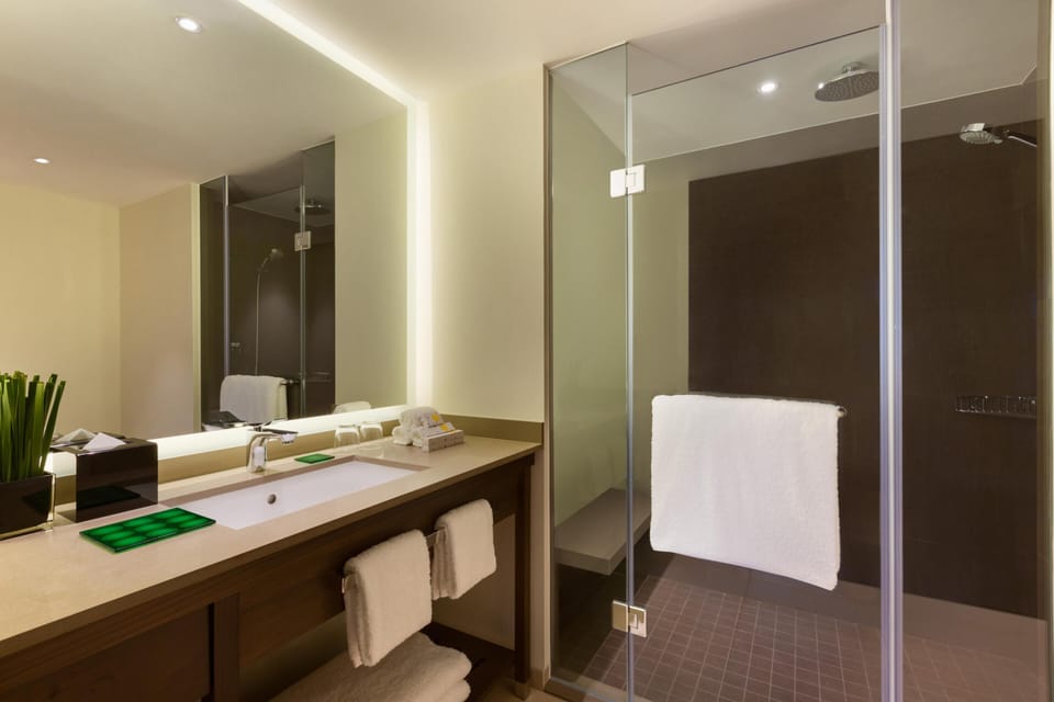 In-room safe, desk, soundproofing, iron/ironing board