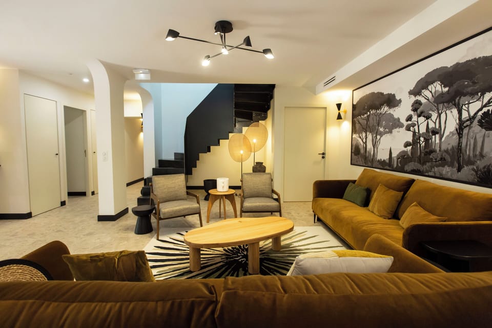 Luxury Room | Living area | Flat-screen TV