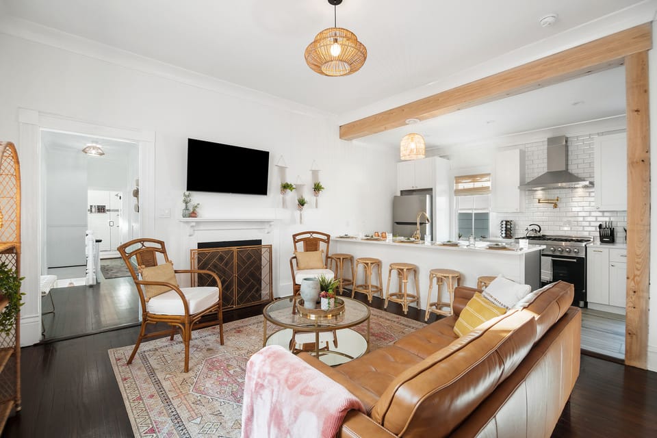Bohemian decor. High end kitchen. Open living space. 