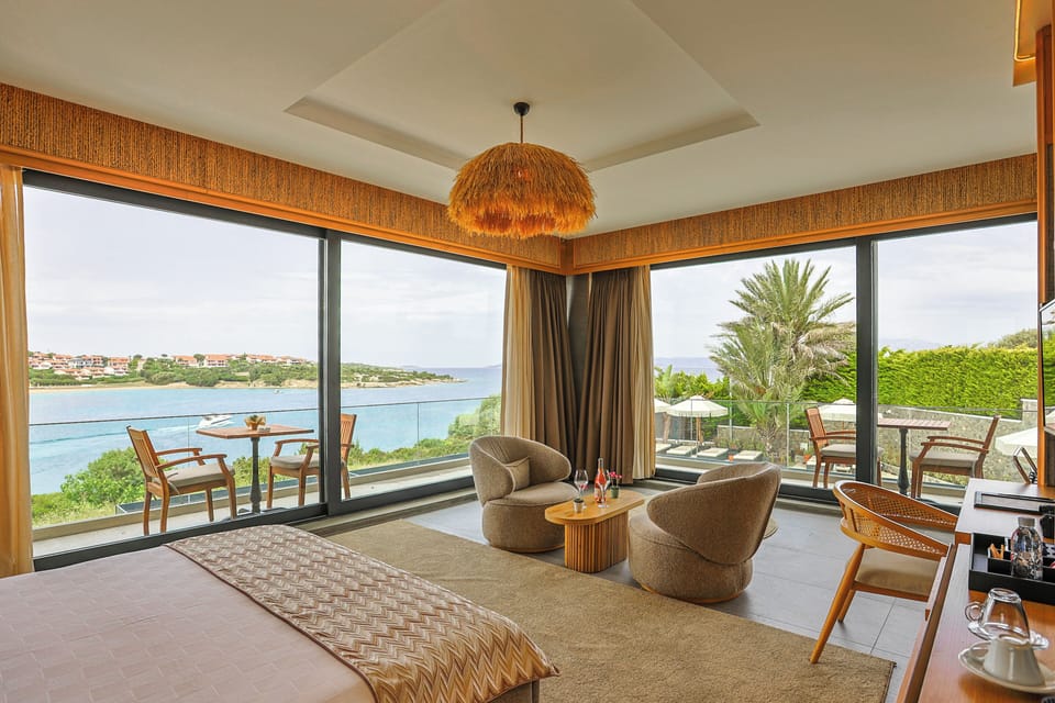 Corner Suite | Premium bedding, memory foam beds, minibar, in-room safe