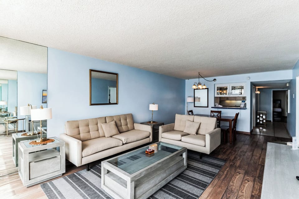 Living / Dining Area