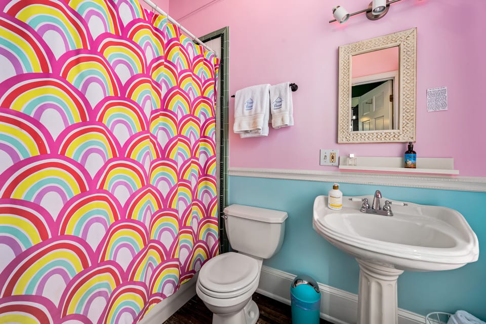 Signature Room | Bathroom | Free toiletries, hair dryer, bathrobes, towels