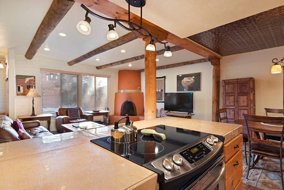 Kitchen / Living Room