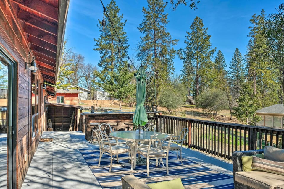 Furnished Deck
