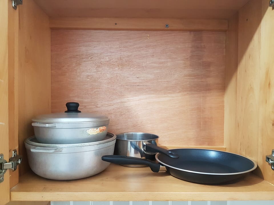 Full-size fridge, microwave, oven, toaster
