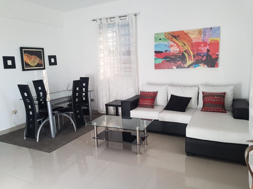 Luxury Apartment, 1 Bedroom, 2 Bathrooms, Pool View | Living area