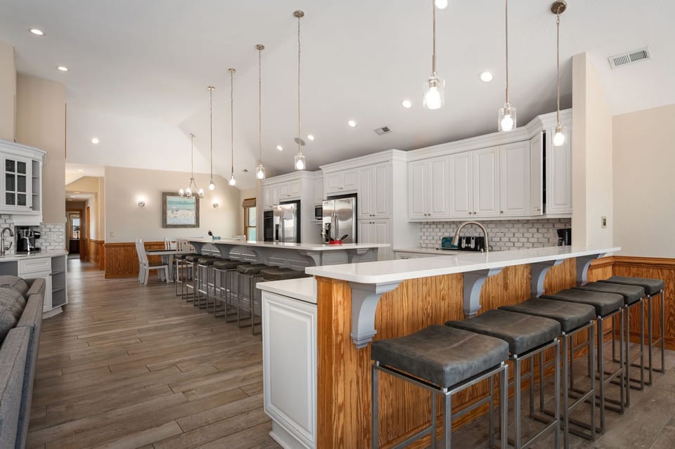 KDH342: Turtle's Nest | TL Kitchen - 2-Island Bars w/Seating for 12
