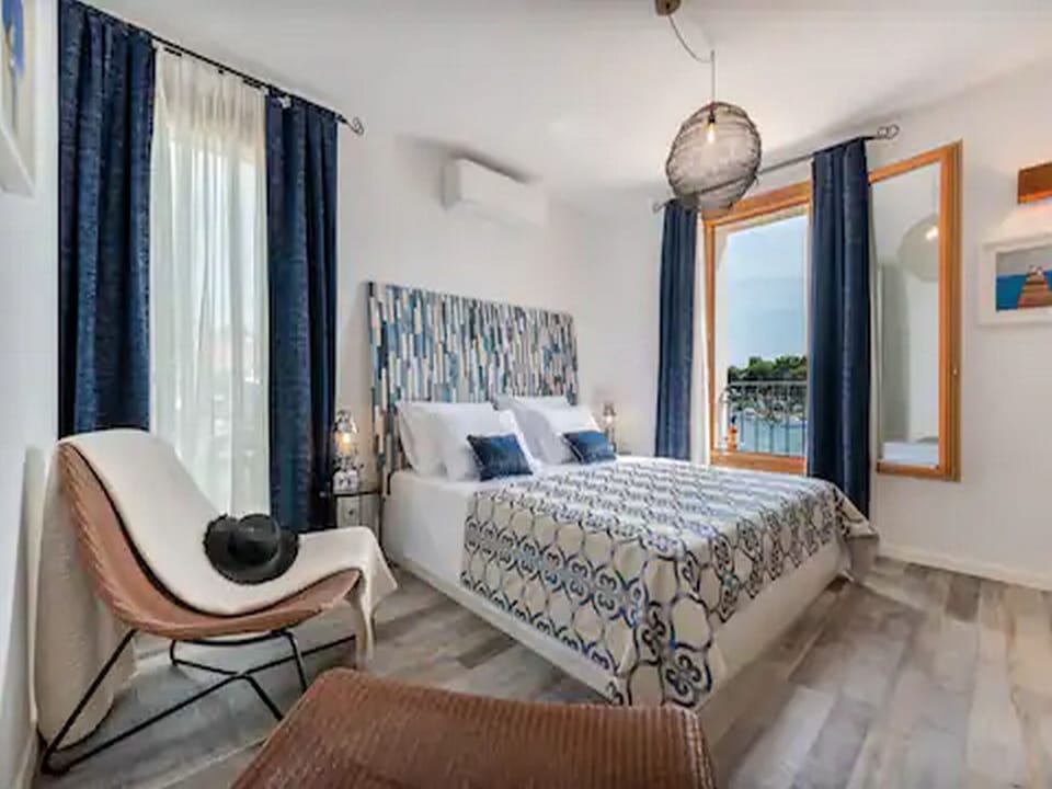 Double Room (Luxury double room,sea view) | 5 bedrooms