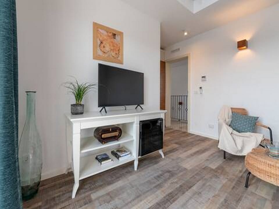 Double Room (Deluxe double room, sea view) | 5 bedrooms