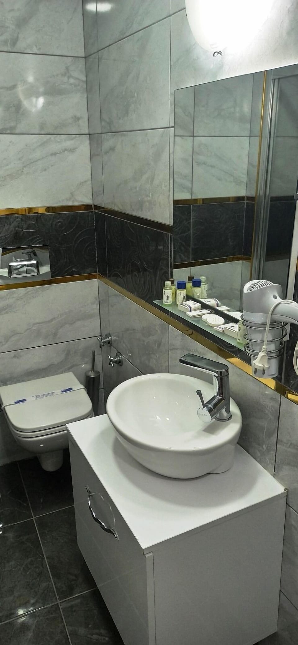 Standard Double Room | Bathroom | Shower, hair dryer, slippers, towels