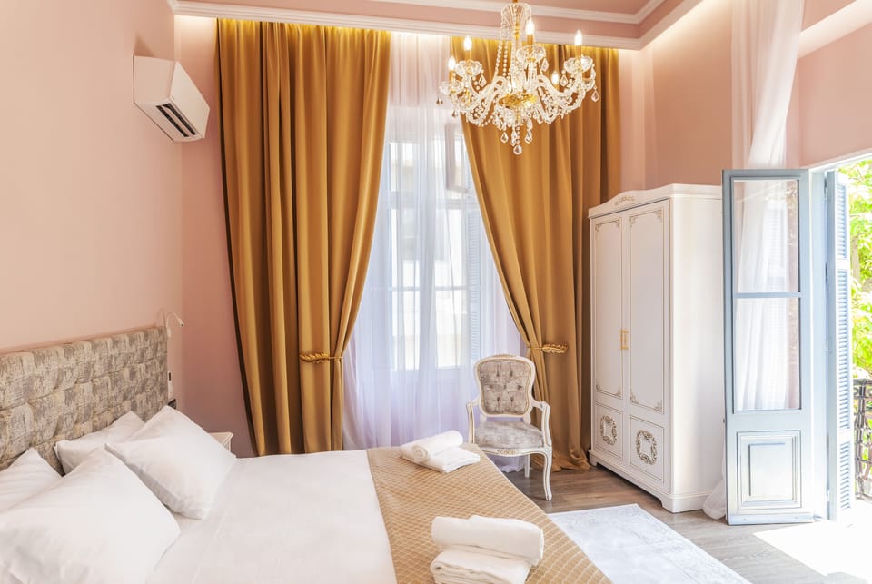 Executive Suite | Frette Italian sheets, premium bedding, free minibar, in-room safe