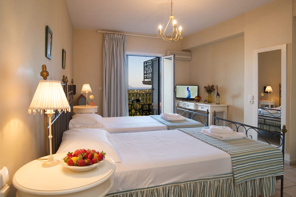 Standard Double or Twin Room, Partial Sea View | Desk, soundproofing, iron/ironing board, free WiFi