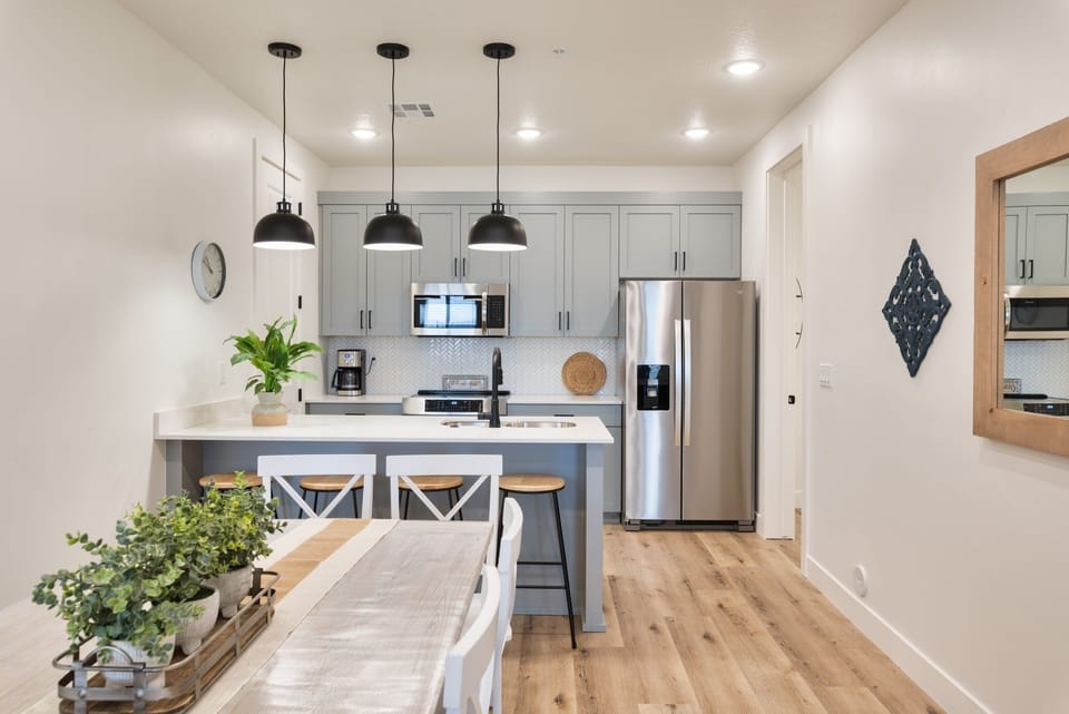 Condo, 3 Bedrooms | Private kitchen | Fridge, oven, coffee/tea maker, toaster