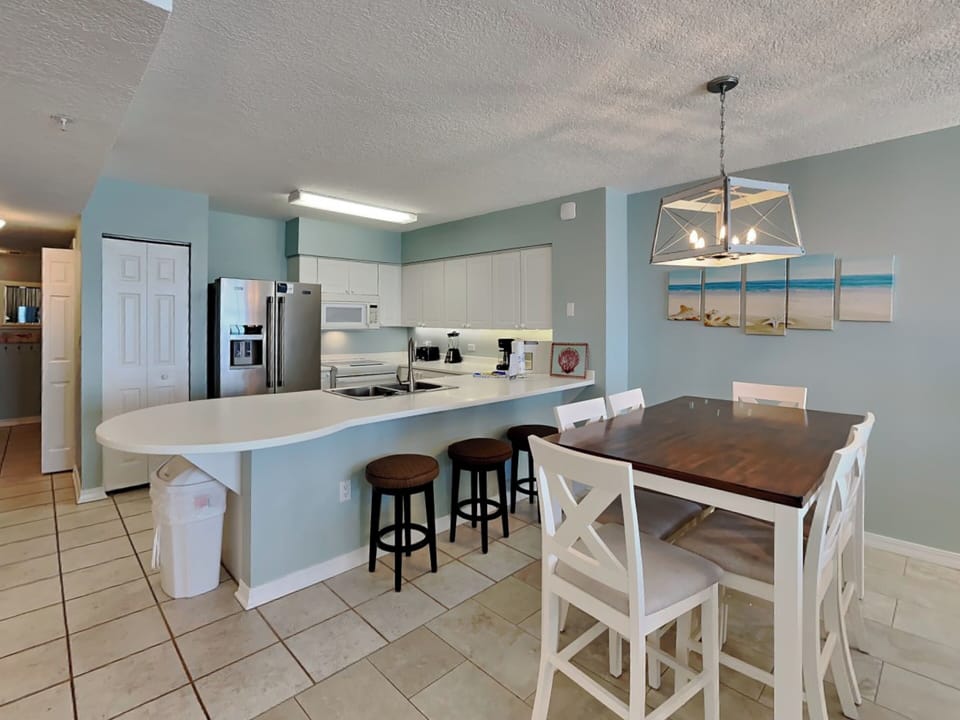 Dining Area and Kitchen with Breakfast Bar
