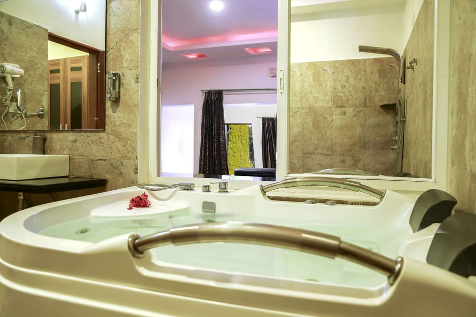 Premium with Hot Tub | Bathroom | Free toiletries, hair dryer, towels