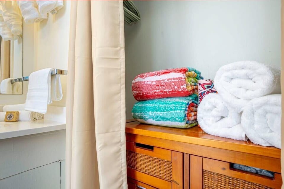 Fresh towels and beach towels for guest's convenience