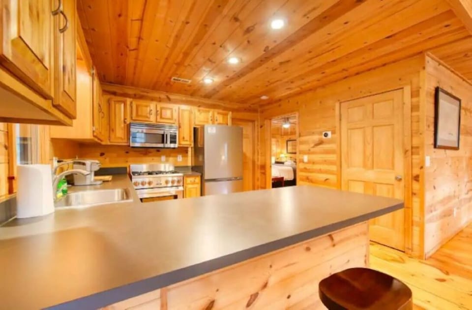 "The kitchen was well-stocked with what we needed to prepare our meals." -Laura
