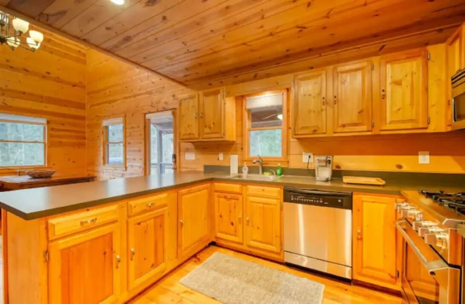 "Beautiful cabin with amazing details! 10/10 recommend." -Alexis