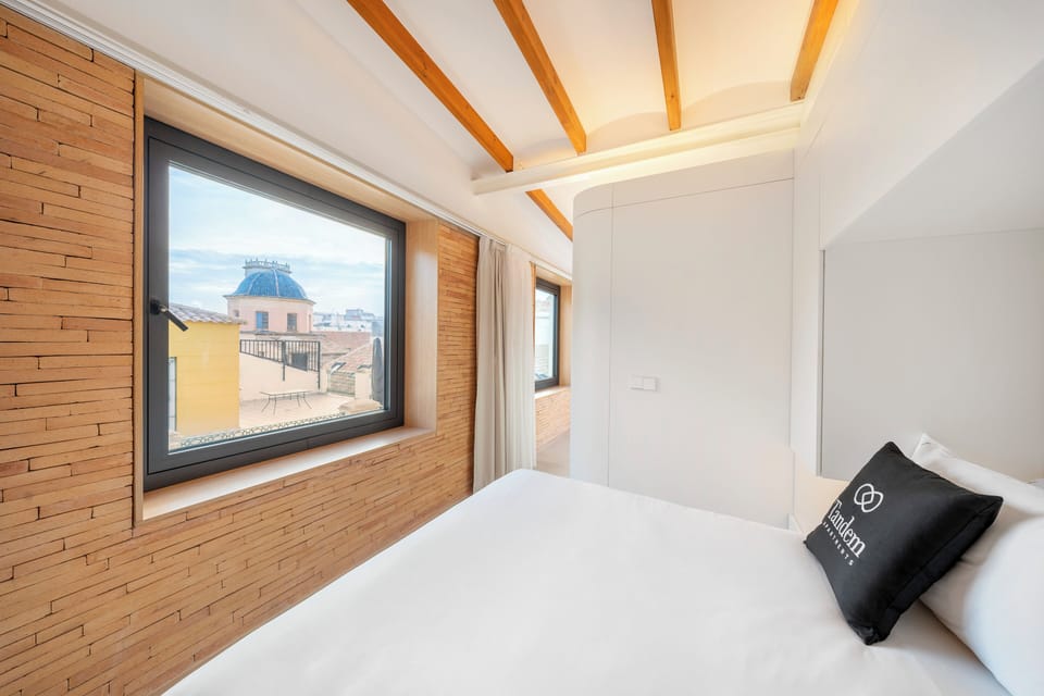 Down comforters, in-room safe, blackout drapes, soundproofing