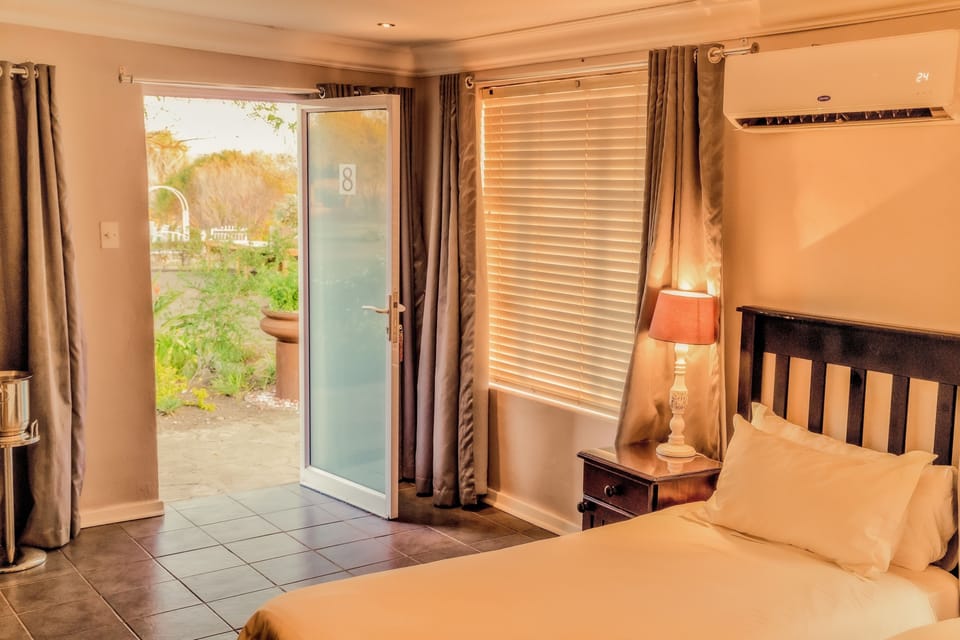 Room 8 - Superior Family Room (9) | 1 bedroom, premium bedding, in-room safe, desk