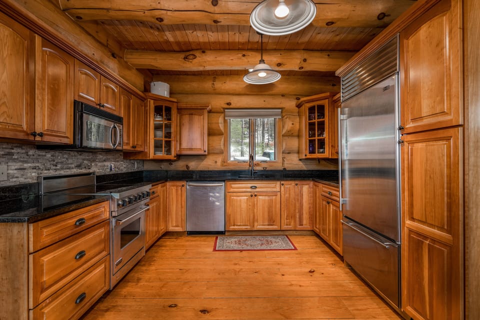 Full kitchen