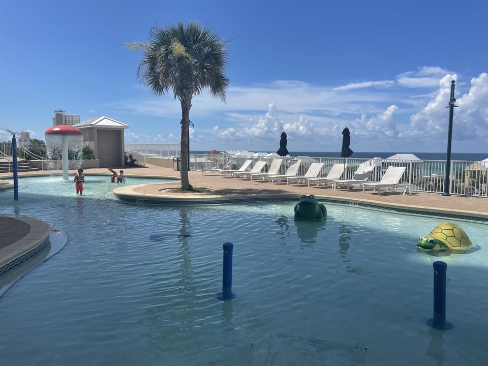 Kids splash pad ocean-view 4th floor 