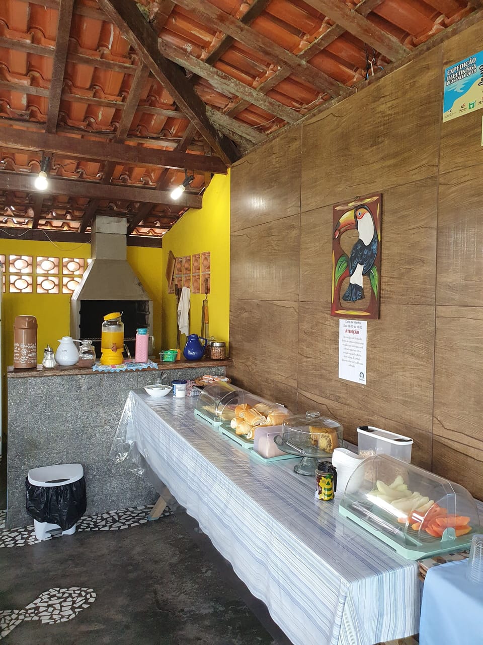 Free daily self-serve breakfast