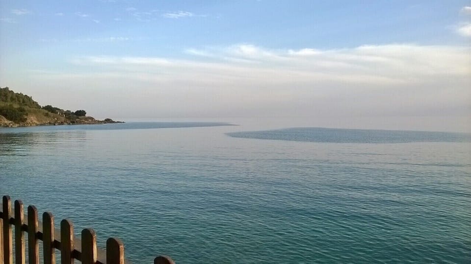 mare fronte villa