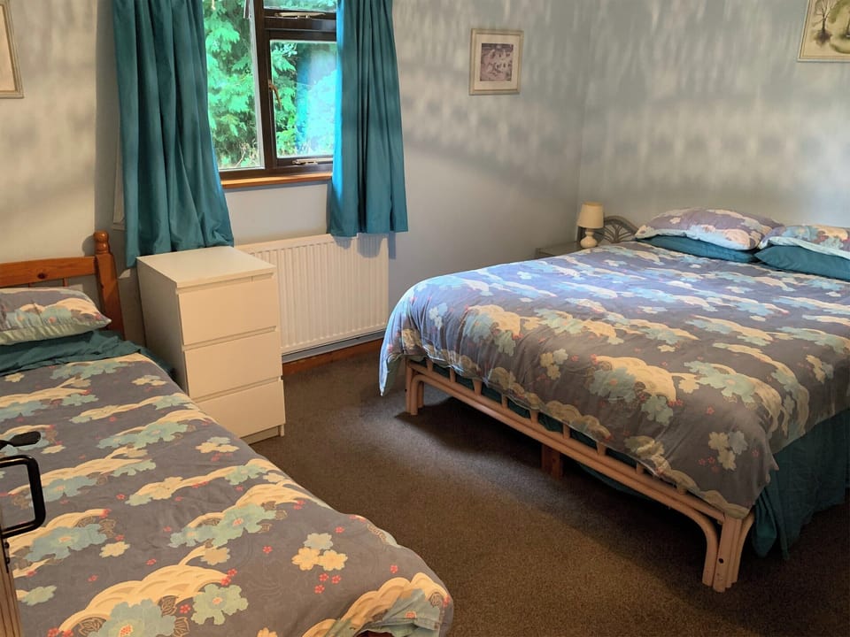 Bedroom | Sycamore Lodge - Wayside Lodges, Bromham
