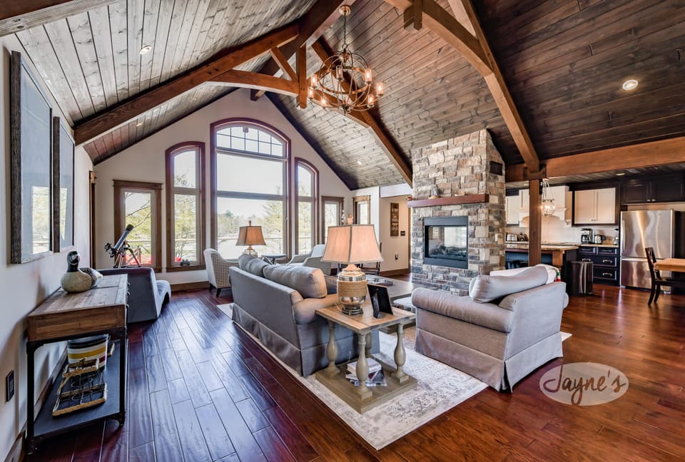Great Room &amp; Fireplace