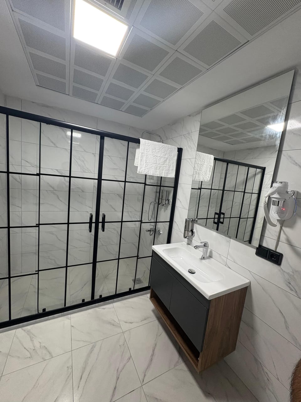 Shower, rainfall showerhead, bathrobes, slippers