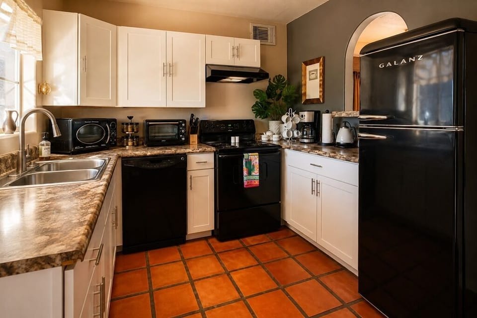 Fully equipped kitchen with plenty of room for meals at home.