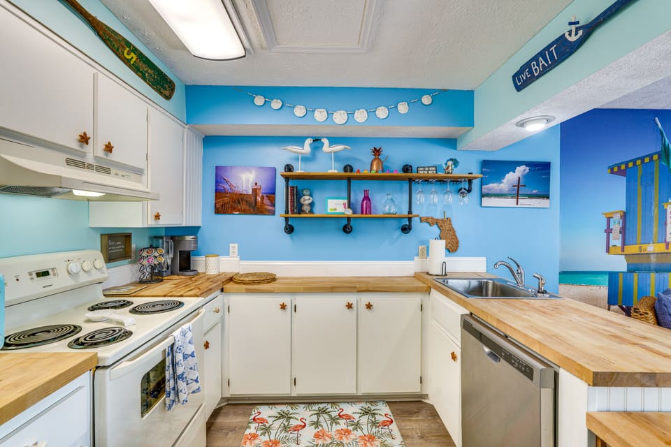 Kitchen | Dishware & Flatware | Toaster | Trash Bags & Paper Towels