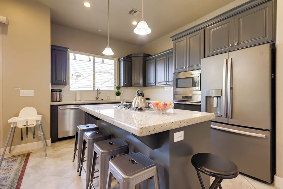 Kitchen | Microwave | Toaster | Coffee Maker | Tea Kettle | Blender | Ice Maker
